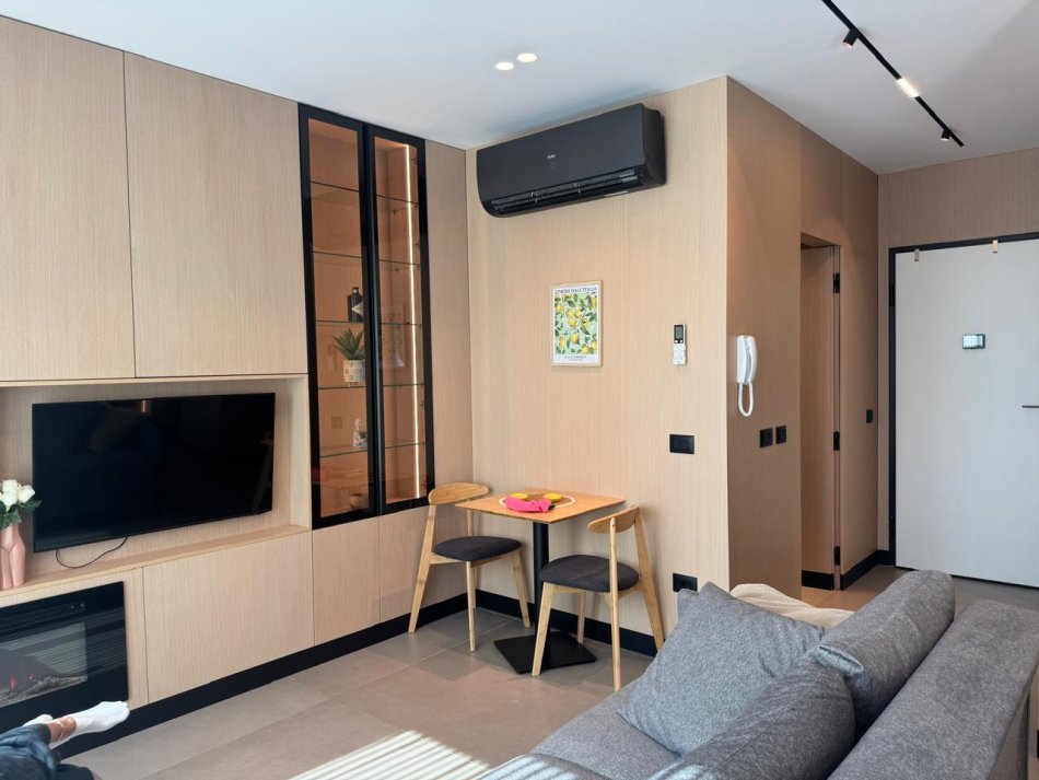 Tirane, jepet me qera apartament 1+1 Kati 7, 58 m² 680 € (Myslym Shyri)