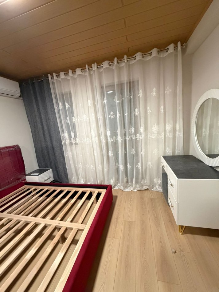 Tirane, jepet me qera apartament 1+1+Ballkon Kati 3, 55 m² 600 € (Rruga e Kavajes)