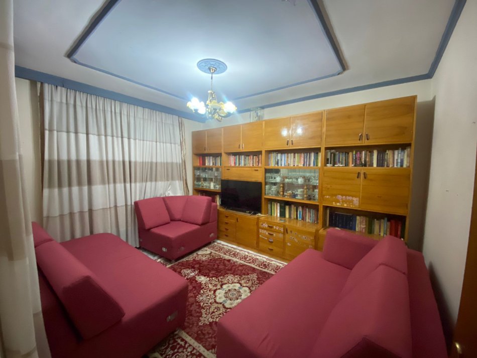 Tirane, jepet me qera apartament 1+1 Kati 3, 56 m² 500 € (rruga e elbasanit)
