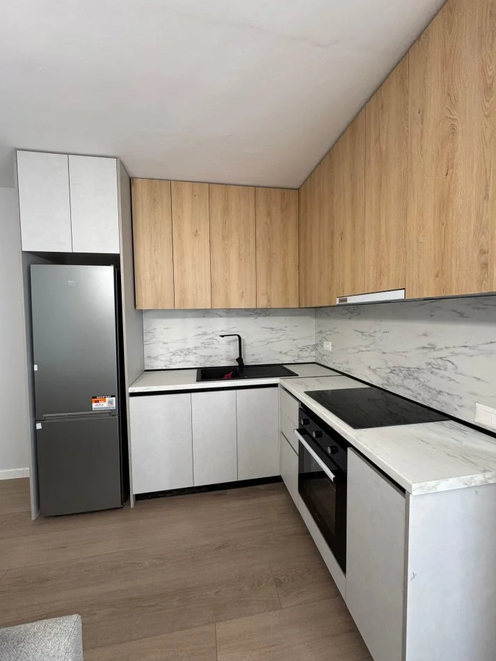 Tirane, shes apartament 2+1 Kati 3, 94 m² 135.000 € (Fresku)