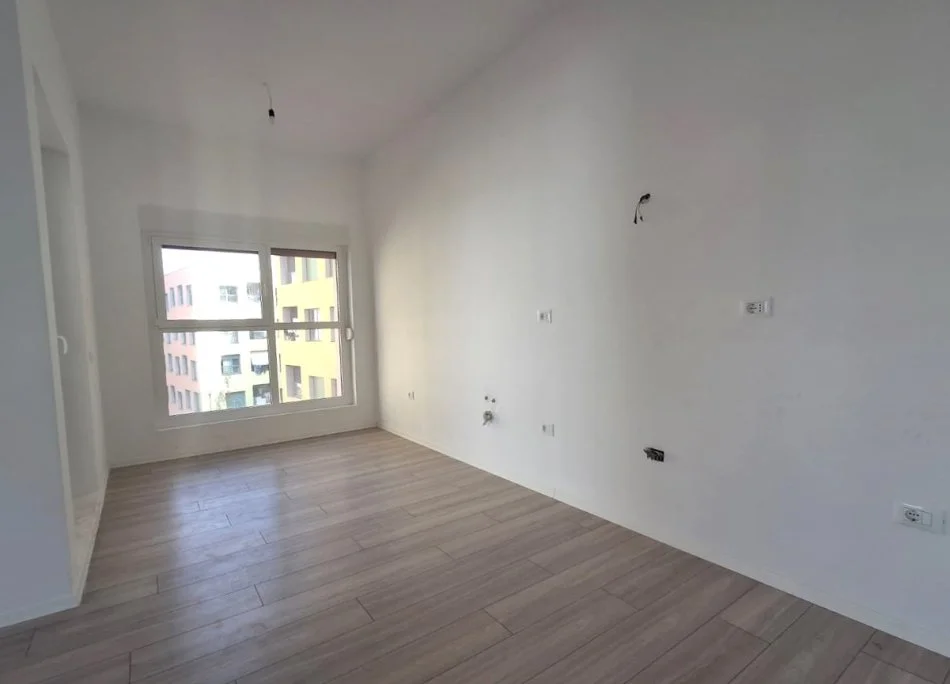 Tirane, shitet apartament 1+1+Ballkon Kati 3, 67 m² 93.000 € (Ali Demi)
