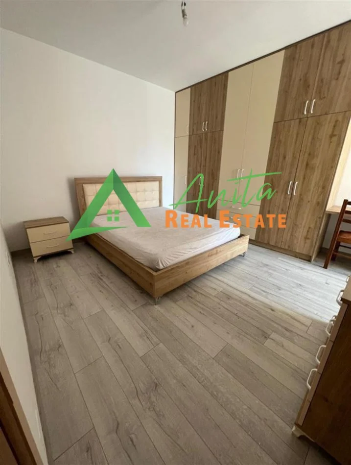 Tirane, jepet me qera apartament 2+1+Ballkon Kati 4, 103 m², 50 000 Leke (Astir)