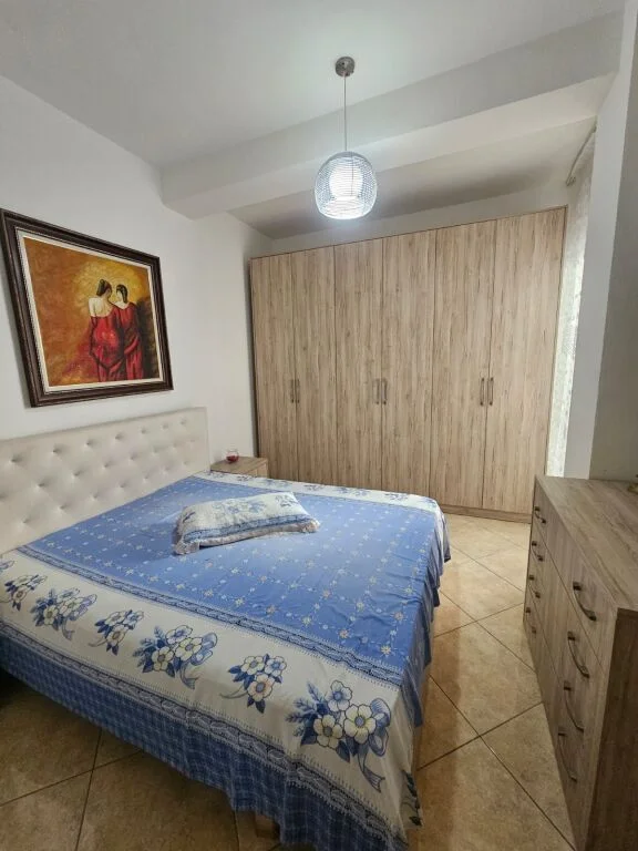 Shkembi Kavajes, jepet me qera apartament 2+1+Aneks+Ballkon Kati 1, 90 m² 350 € 