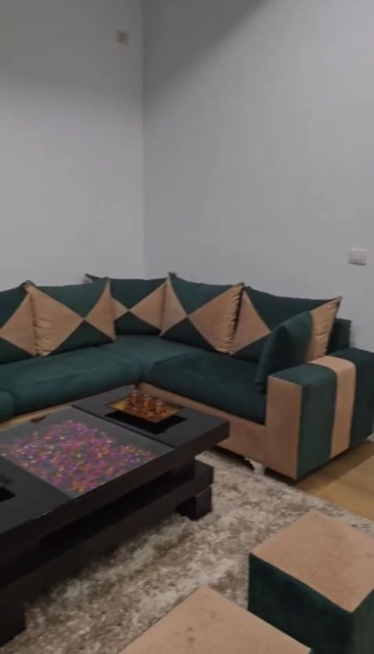 Tirane, jepet me qera apartament 2+1 Kati 1, 75 m² 480 € (rruga Marie Kraja)