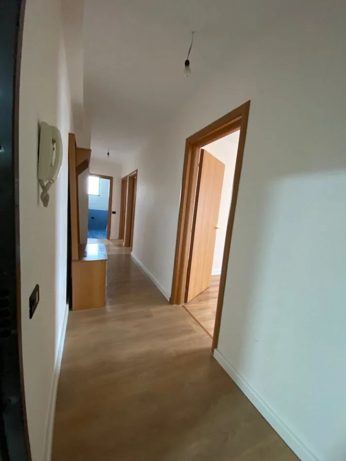 Durres, shitet apartament 2+1+Ballkon Kati 10, 82 m² 120.000 € (Abaz Celkupa)