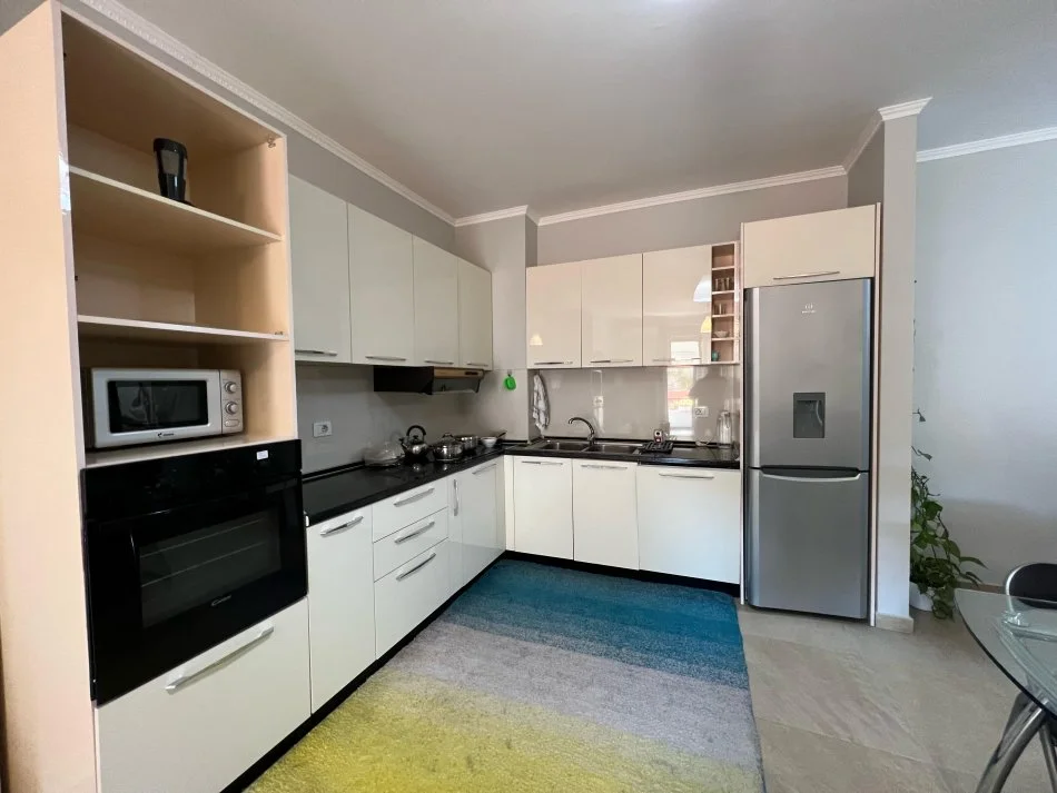 Tirane, shitet apartament 2+1+Aneks+Ballkon Kati 2, 108 m² 215.000 € (Liqeni Thate)