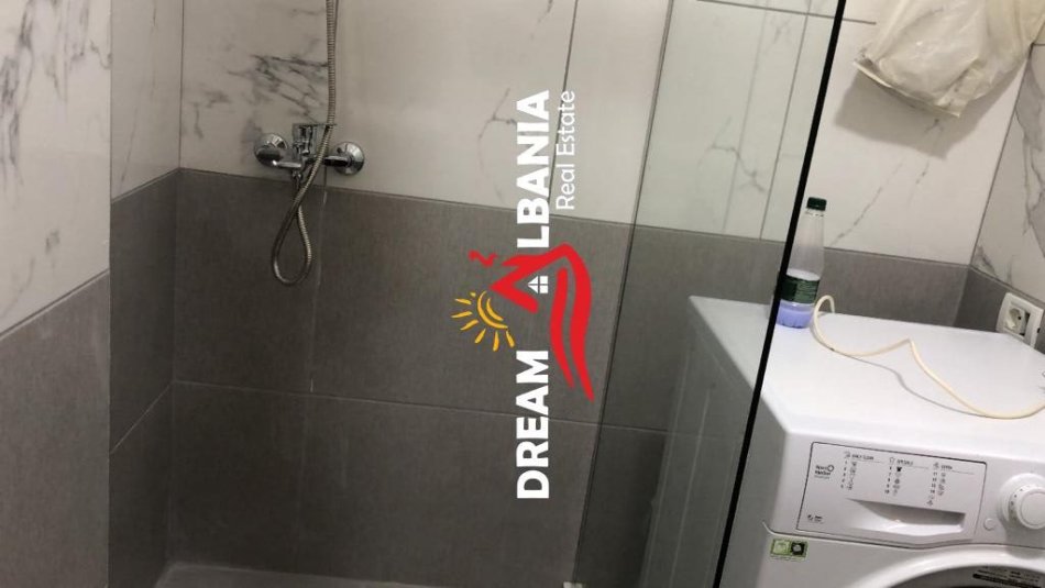 Tirane, jepet me qera apartament 1+1 Kati 4, 62 m² 380 € (shkoze)
