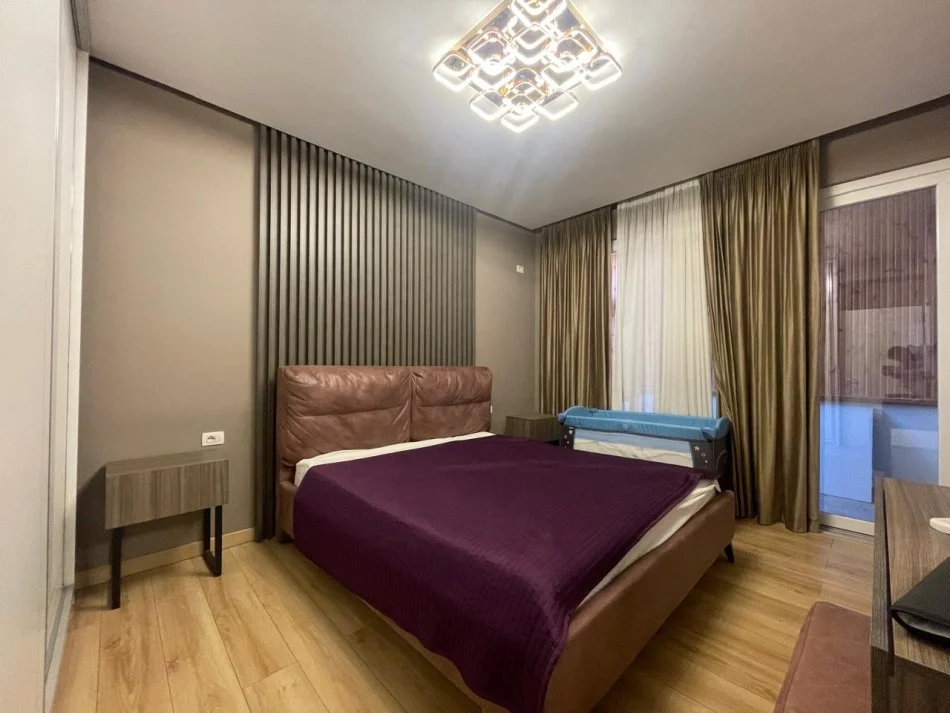 Tirane, jepet me qera apartament 2+1 Kati 8, 78 m² 650 € (Golden park 3)