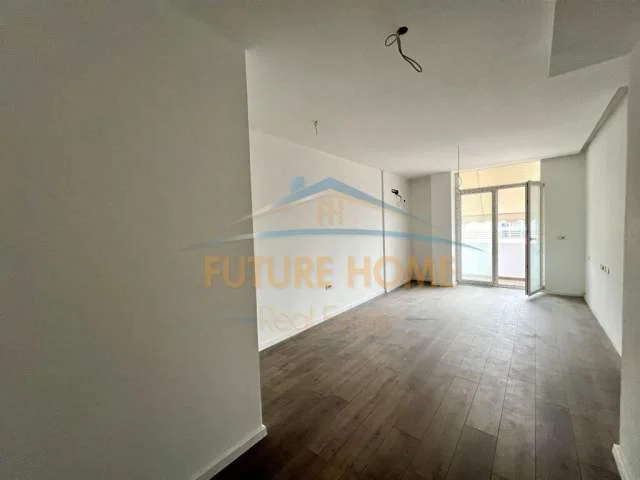 Tirane, jepet me qera apartament 1+1 Kati 8, 63 m² 84.000 Euro (Unaza e Re)