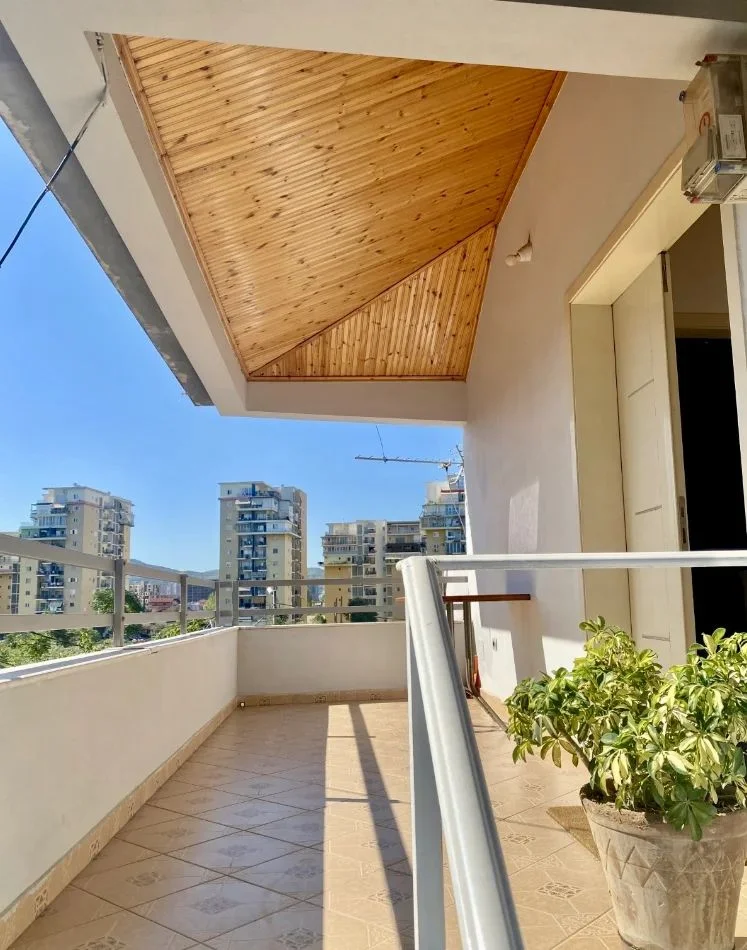 Tirane, jepet me qera apartament 2+1+Ballkon Kati 3, 100 m² 500 € (FUSHA E AVIACIONIT)