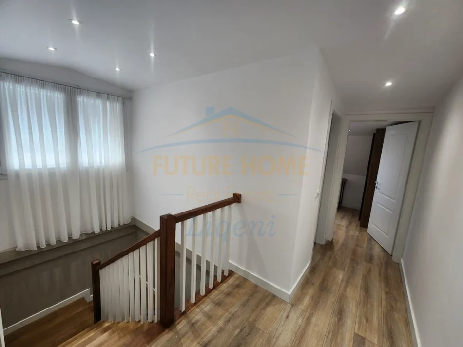 Tirane, shitet apartament duplex 4+1+Ballkon Kati 4, 190 m² 420.000 € (LIQENI I THATE)