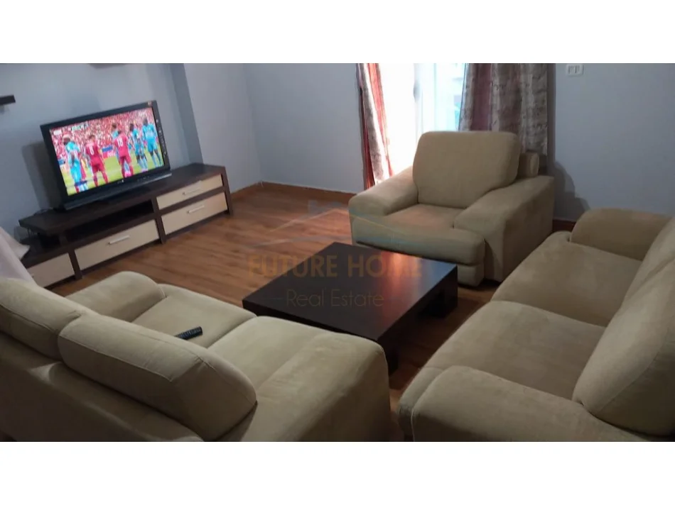 Tirane, jepet me qera apartament 1+1 Kati 4, 83 m² 500 € (Xhanfize Keko)