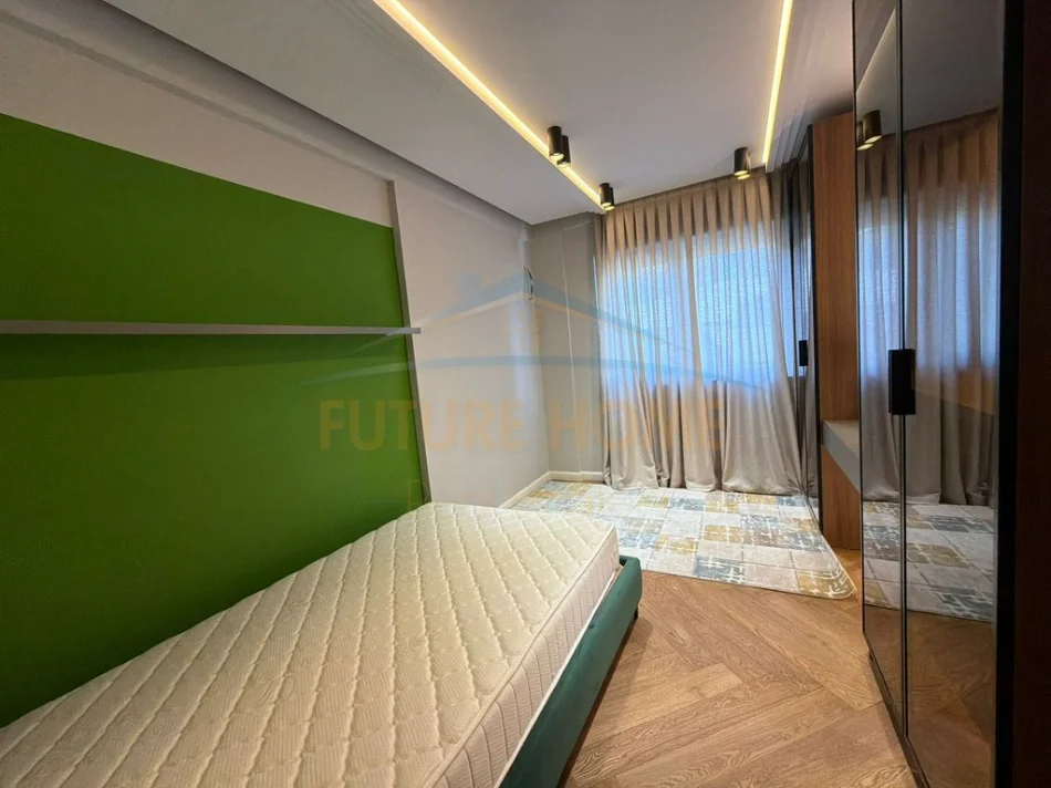 Tirane, shitet apartament 2+1 Kati 4, 123 m² (Liqeni thate)