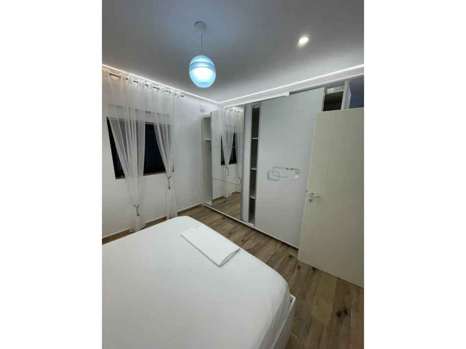 Shitet , Apartament 1+1 , Mine Peza , Tirane 0696069906