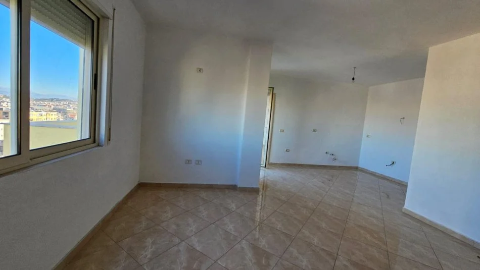 Durres, shes apartament 2+1+Aneks+Ballkon Kati 7, (Hotel Palace,Plazh)