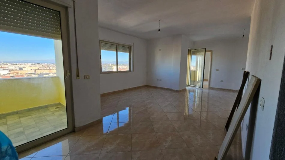 Durres, shes apartament 2+1+Aneks+Ballkon Kati 7, (Hotel Palace,Plazh)