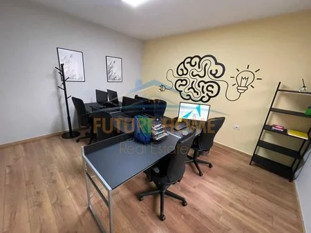 Tirane, jepet me qera apartament 2+1 , 1.000 € (BLLOK)