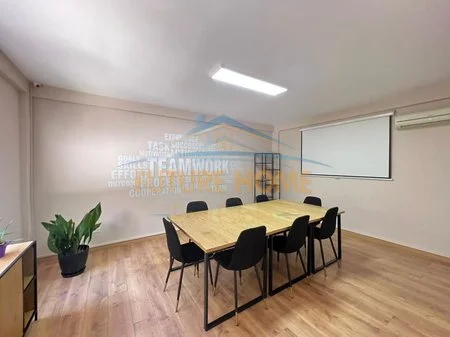 Tirane, jepet me qera apartament 2+1 , 1.000 € (BLLOK)