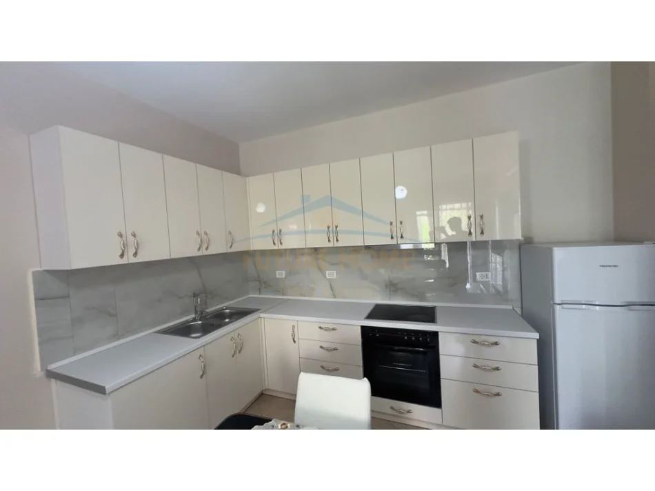 Tirane, jepet me qera apartament 1+1 Kati 1, 65 m² 400 € (Astir, Tirane)