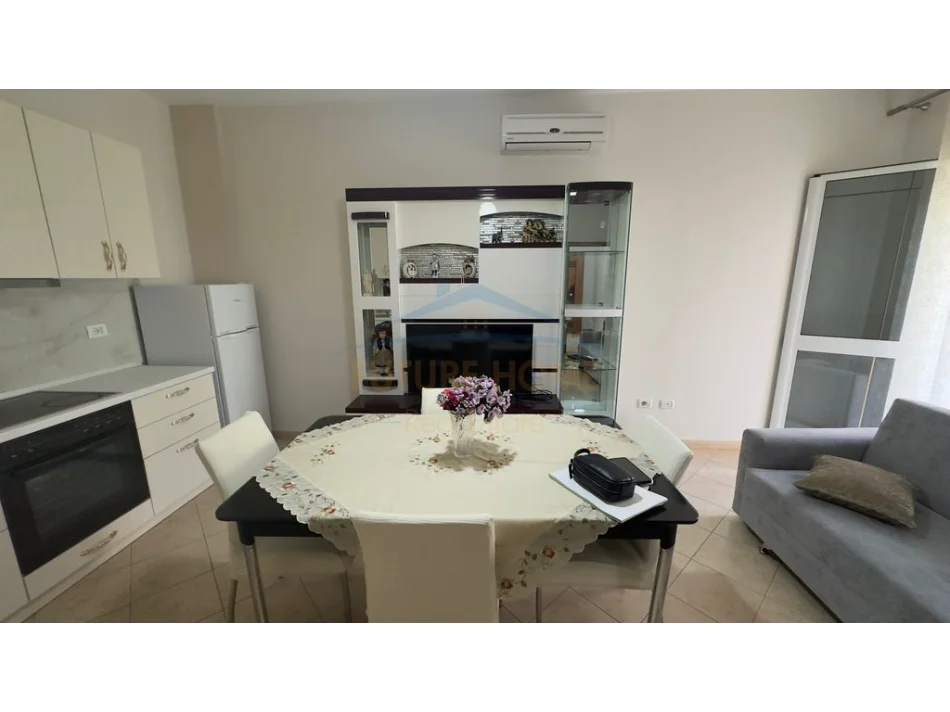 Tirane, jepet me qera apartament 1+1 Kati 1, 65 m² 400 € (Astir)