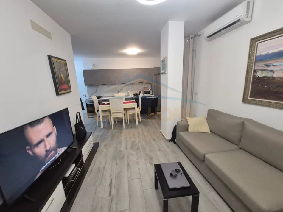 Tirane, jepet me qera apartament 1+1 Kati 4, 53 m² 650 € (Medreseja, Tirane)