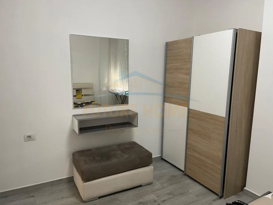 Tirane, jepet me qera apartament 1+1 Kati 4, 53 m² 650 € (Medreseja, Tirane)
