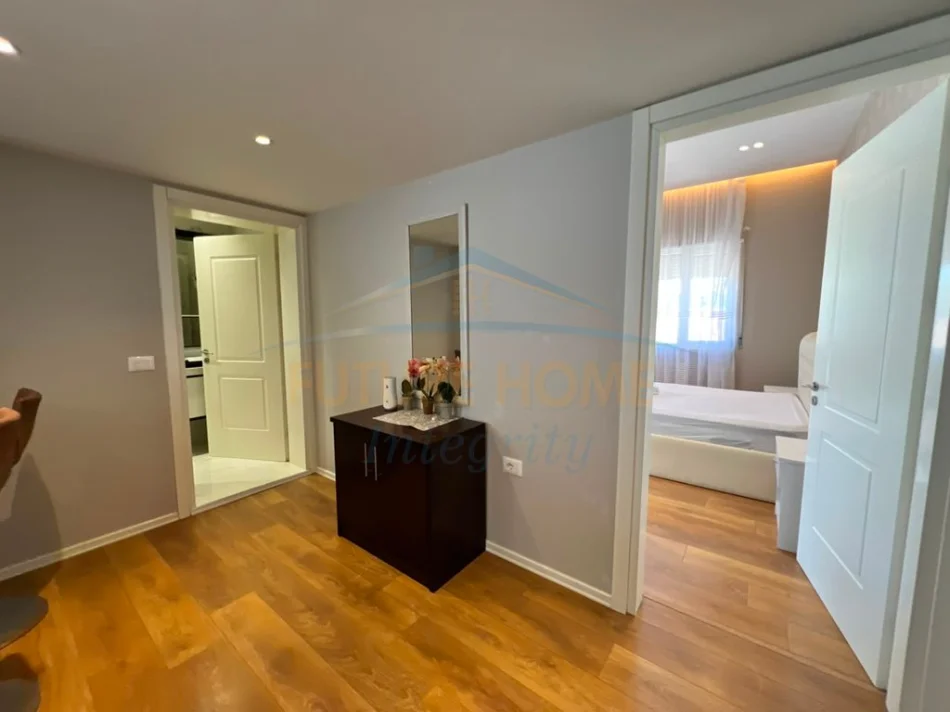 Tirane, jepet me qera apartament 2+1+Ballkon Kati 4, 68 m² 500 € (Rruga Rexhep Pinari)