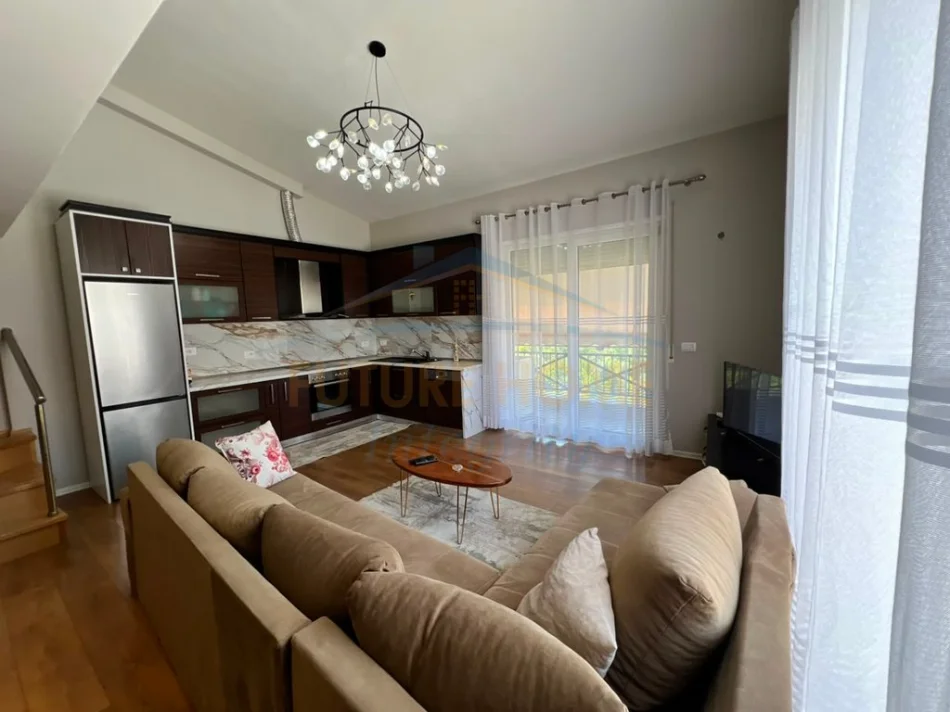 Tirane, jepet me qera apartament 2+1+Ballkon Kati 4, 68 m² 500 € (Rruga Rexhep Pinari)