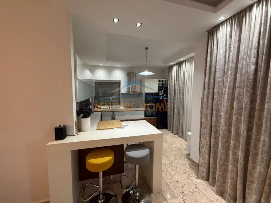 Tirane, shitet apartament 3+1+Ballkon Kati 2, 138 m² 410.000 € (LIQENI I THATE)