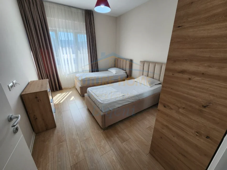 Tirane, jepet me qera apartament 2+1 Kati 4, 90 m² 1.500 € (Rruga e Kosovareve)