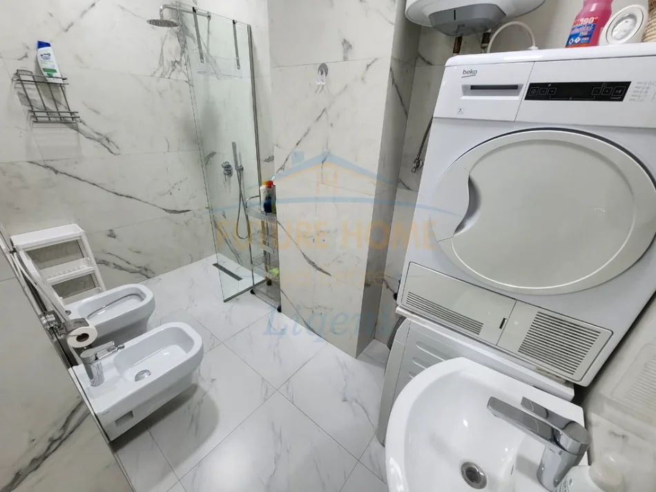Tirane, jepet me qera apartament 2+1 Kati 4, 90 m² 1.500 € (Rruga e Kosovareve)