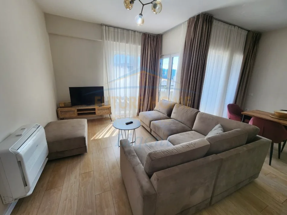 Tirane, jepet me qera apartament 2+1 Kati 4, 90 m² 1.500 € (Rruga e Kosovareve)