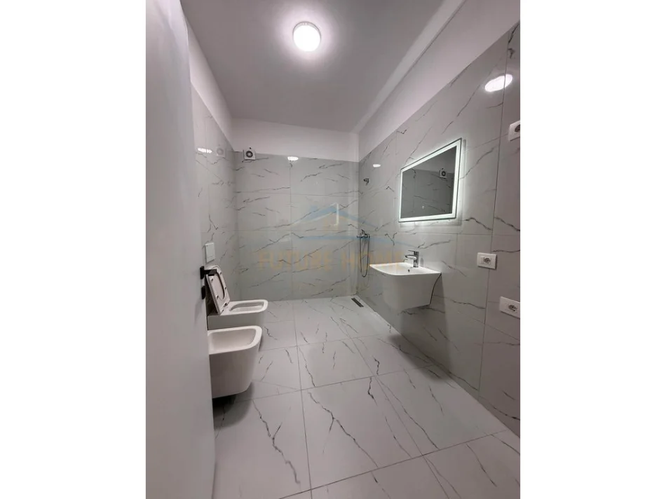 Tirane, jepet me qera apartament 1+1 Kati 5, 65 m² 350 € (Kamez)