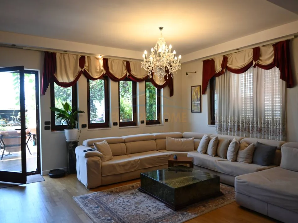 Tirane, shitet apartament+verande | Penthouse 3+1+Aneks+Ballkon Kati 7, 155 m² 420.000 € (Kodra e Diellit)