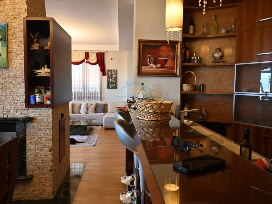 Tirane, shitet apartament+verande | Penthouse 3+1+Ballkon Kati 7, 210 m² 420.000 € (KODRA E DIELLIT)