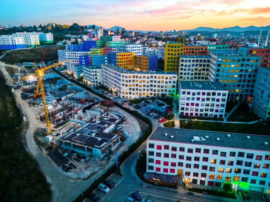 shitet apartament 1+1+Ballkon Kati 1, 48 m² 70.035 € (Kompleksi Kadiu, Ali Demi)