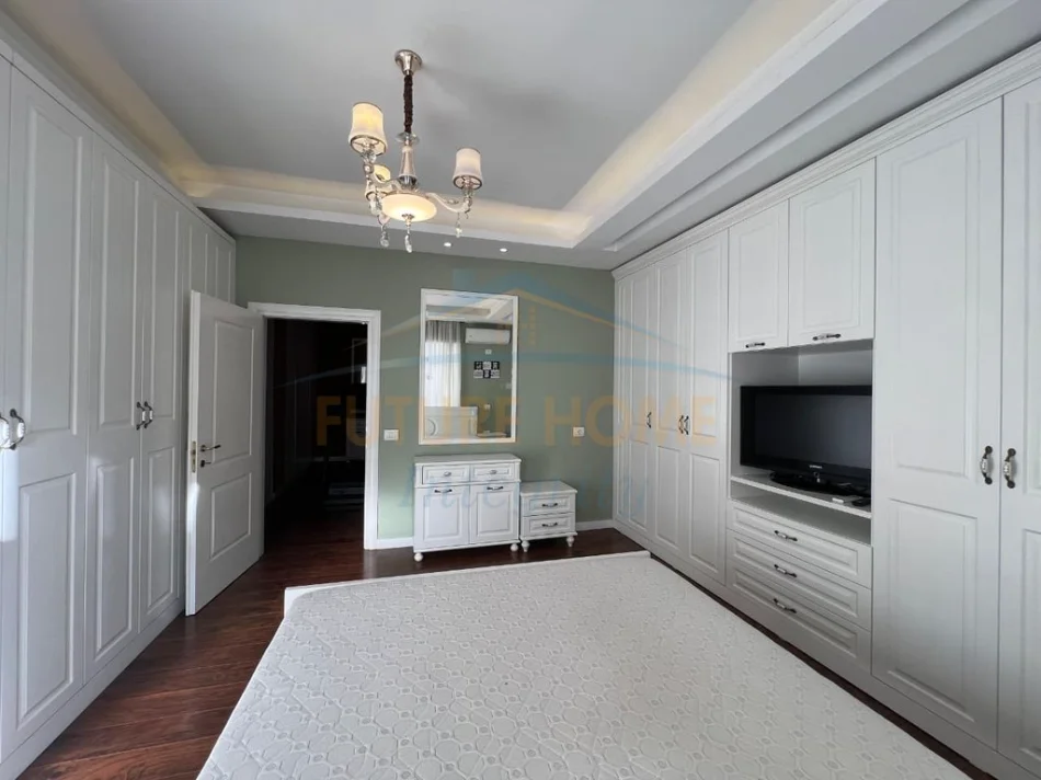 Tirane, jepet me qera apartament 1+1 Kati 8, 65 m² 750 € (Ish Dogana)