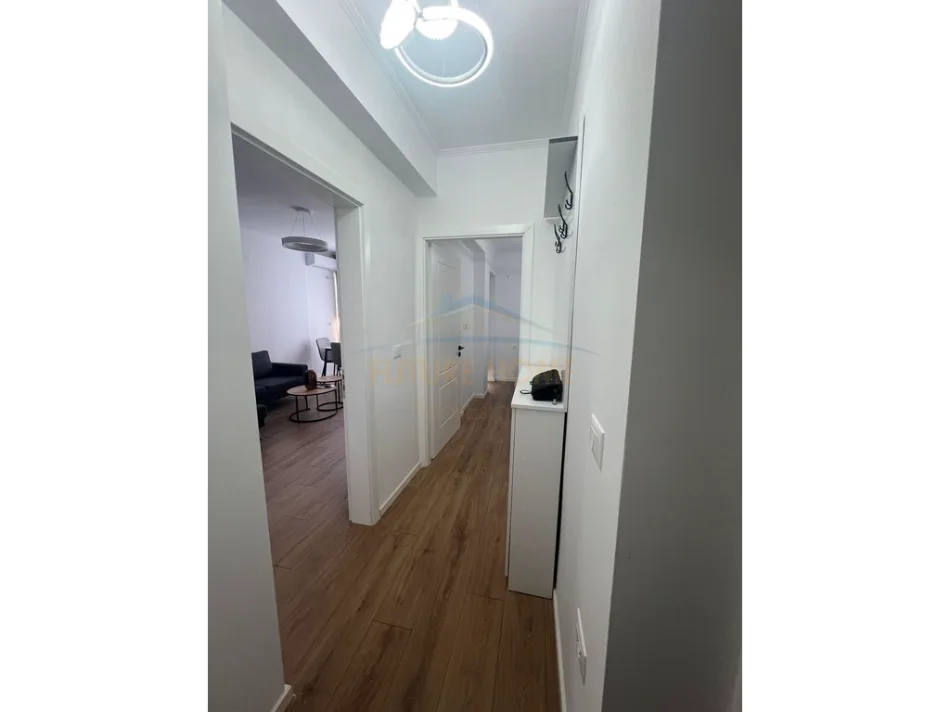 Tirane, shitet apartament 2+1 Kati 8, 99 m² 208.000 € (Kompleksi Grand, ish Tregu Elektrik)