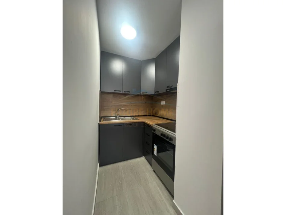 Tirane, jepet me qera apartament 1+1+Ballkon Kati 6, 55 m² 600 € (Don Bosko)
