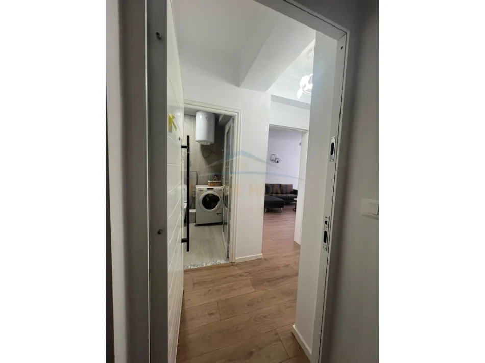 Tirane, jepet me qera apartament 1+1+Ballkon Kati 6, 55 m² 600 € (Don Bosko)
