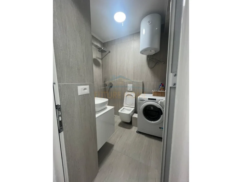 Tirane, jepet me qera apartament 1+1+Ballkon Kati 6, 55 m² 600 € (Don Bosko)