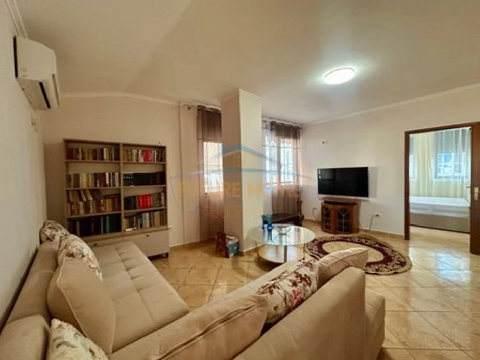 Tirane, jepet me qera apartament 2+1 Kati 4, 76 m² 750 € (selvia)