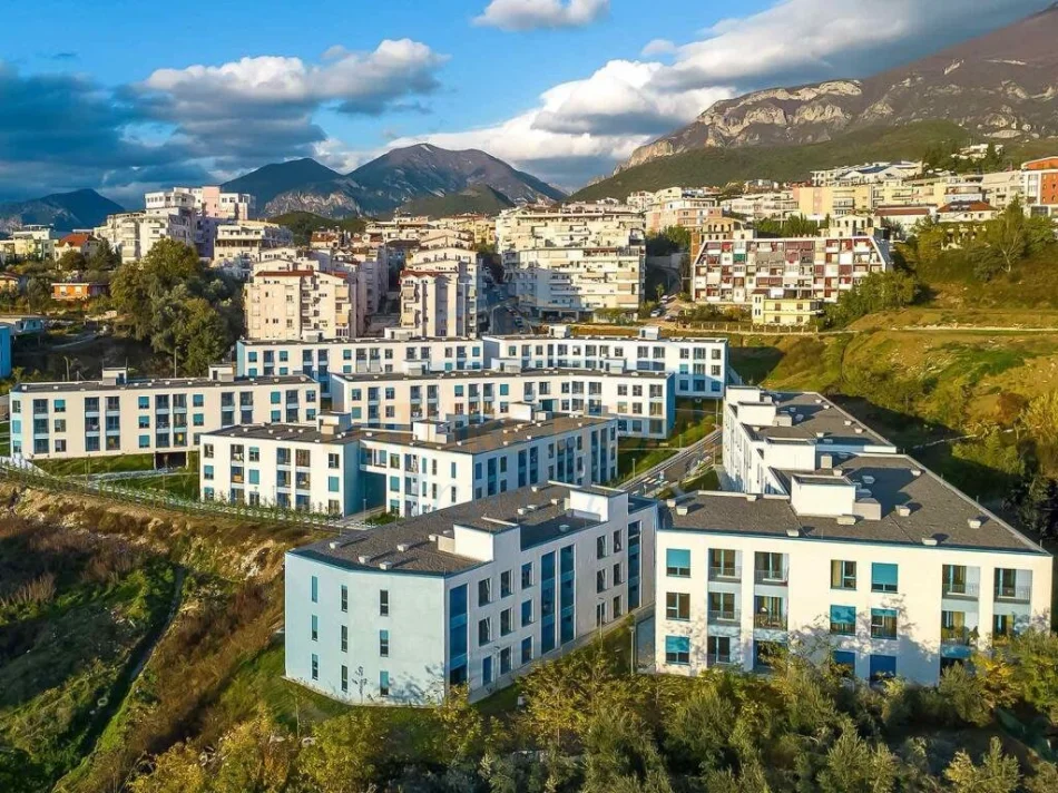 Tirane, shitet apartament 2+1+Aneks+Ballkon Kati 2, 49 m² 100.000 € (Fresku)