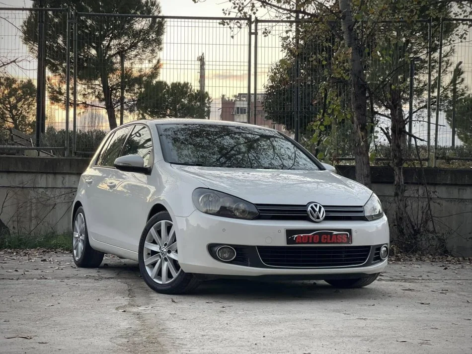 Tirane, shes makine VW GOLF 6 Benzin, e bardhë automatik Klima 226.000 km 6.290 €
