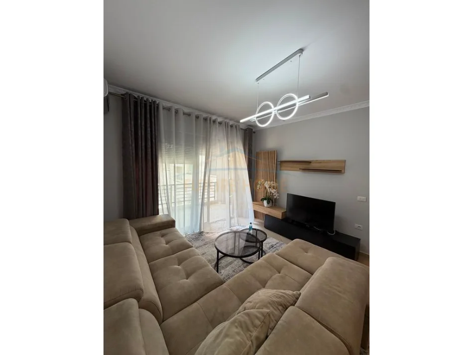 Tirane, jepet me qera apartament 1+1+Ballkon Kati 2, 54 m² 450 € (Unaza e Re)