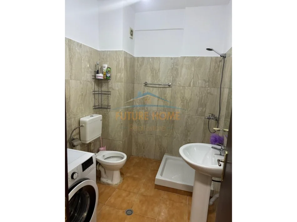 Tirane, jepet me qera apartament 1+1 Kati 4, 59 m² 420 € 