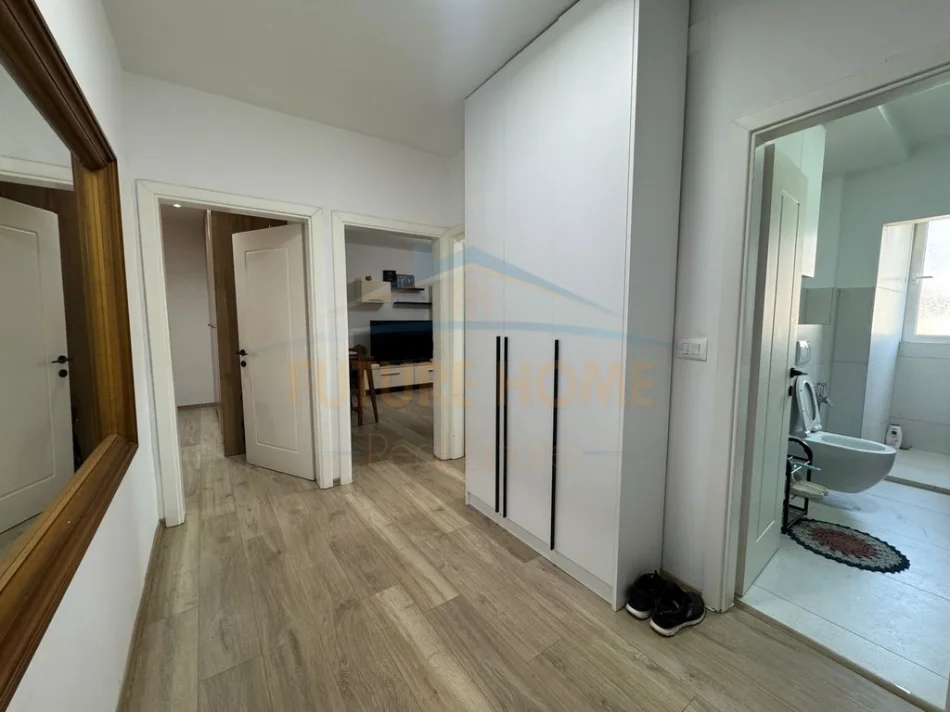 Tirane, shes apartament 1+1+Ballkon Kati 4, 59 m² 129.000 € (Bulevardi Bajram curri)