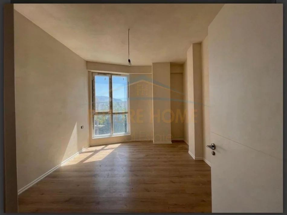 Tirane, shitet apartament 3+1 Kati 3, 135 m² 420.000 € (Komuna e Parisit)