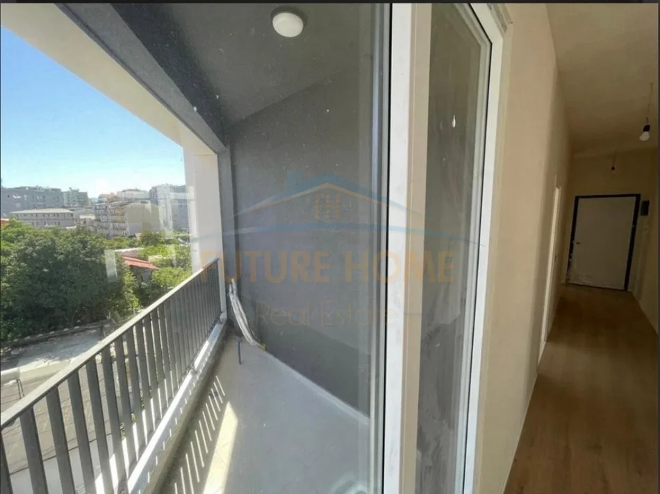 Tirane, shitet apartament 3+1 Kati 3, 135 m² 420.000 € (Komuna e Parisit)