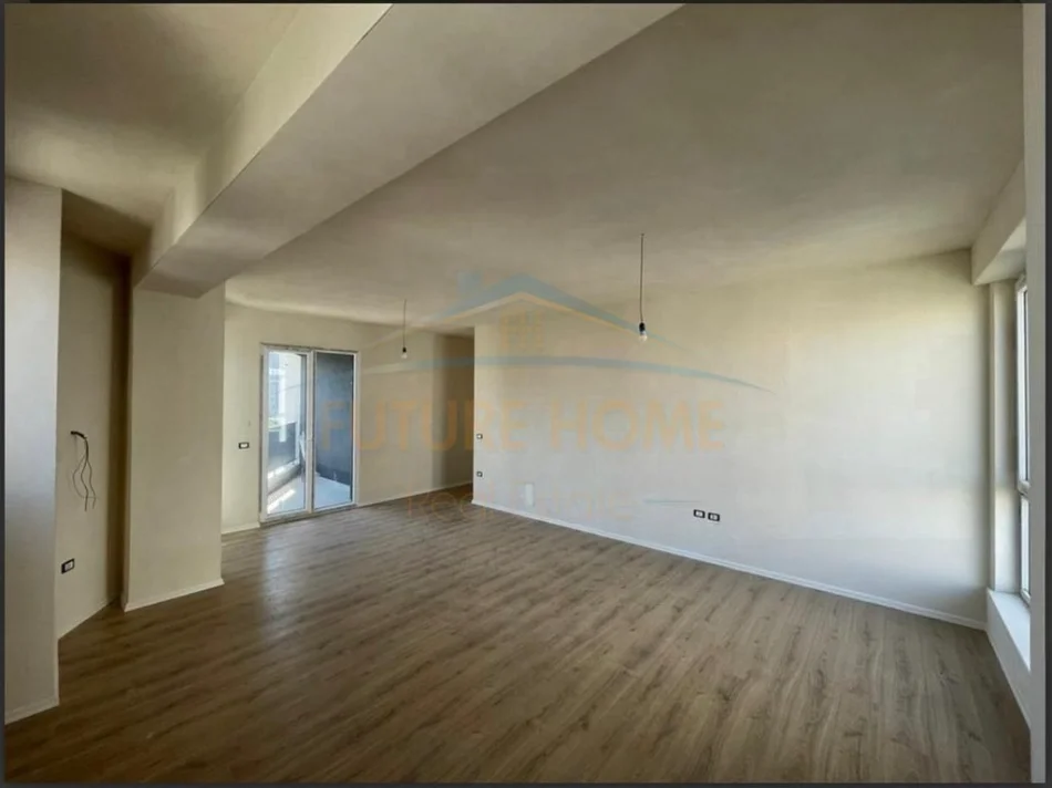 Tirane, shitet apartament 3+1+Ballkon Kati 3, 135 m² 420.000 € (KOMUNA E PARISIT)